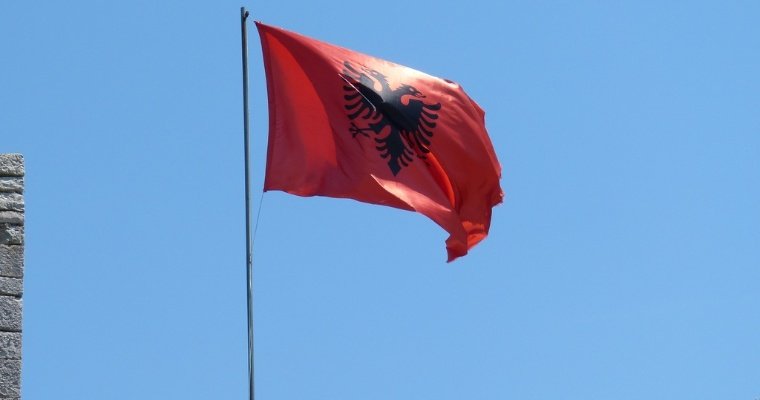 Для въезда на летний отдых в Албанию теперь понадобится виза