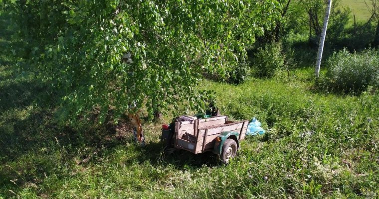 В Удмуртии мотоциклист без прав въехал в дерево и погиб