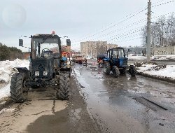 Жителям Ижевска показали, как устраняют дефекты на дорогах литым асфальтобетоном