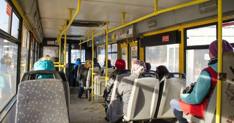 В Удмуртии пришлось изменить маршрут автобуса из-за несанкционированной свалки
