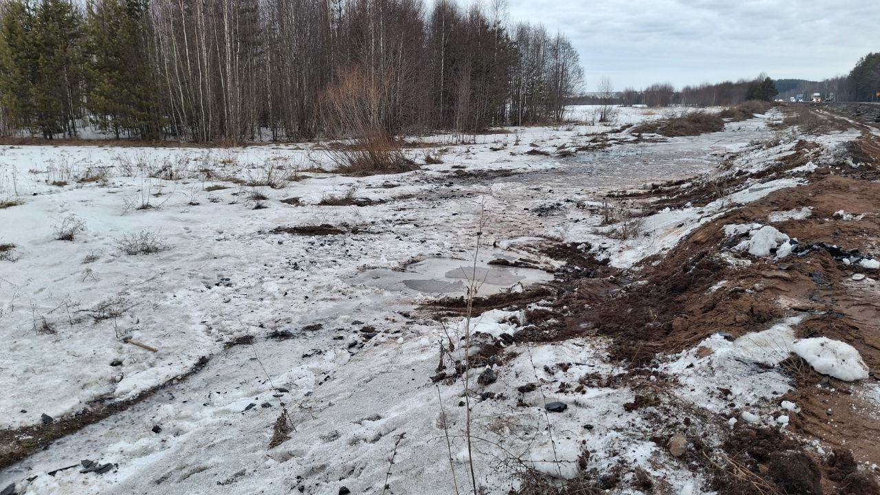 В Завьяловском районе на 90% убрали разлившиеся нефтепродукты