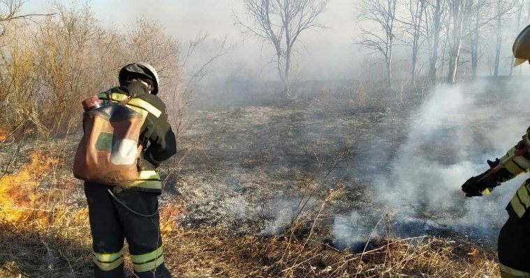 Шалость школьника привела к ландшафтному пожару в Кезском районе