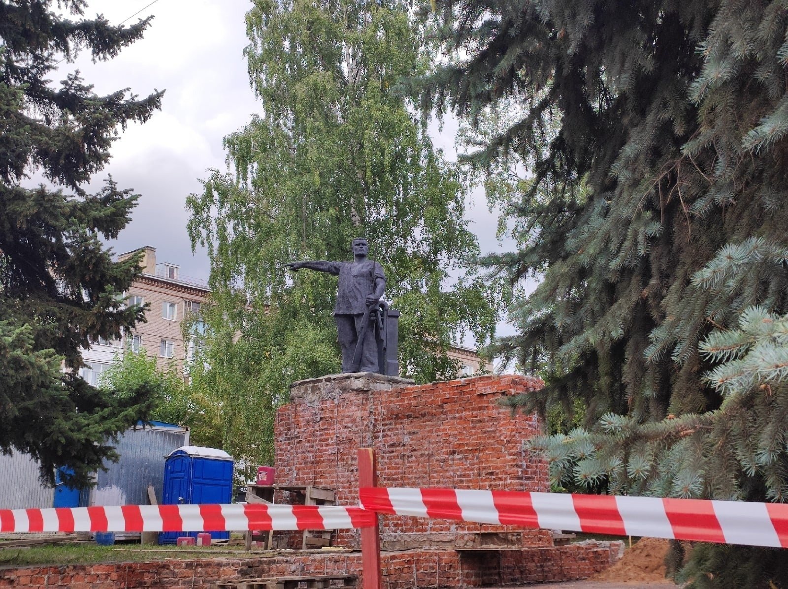 Ремонт памятника большевику Ивану Пастухову завершится в октябре