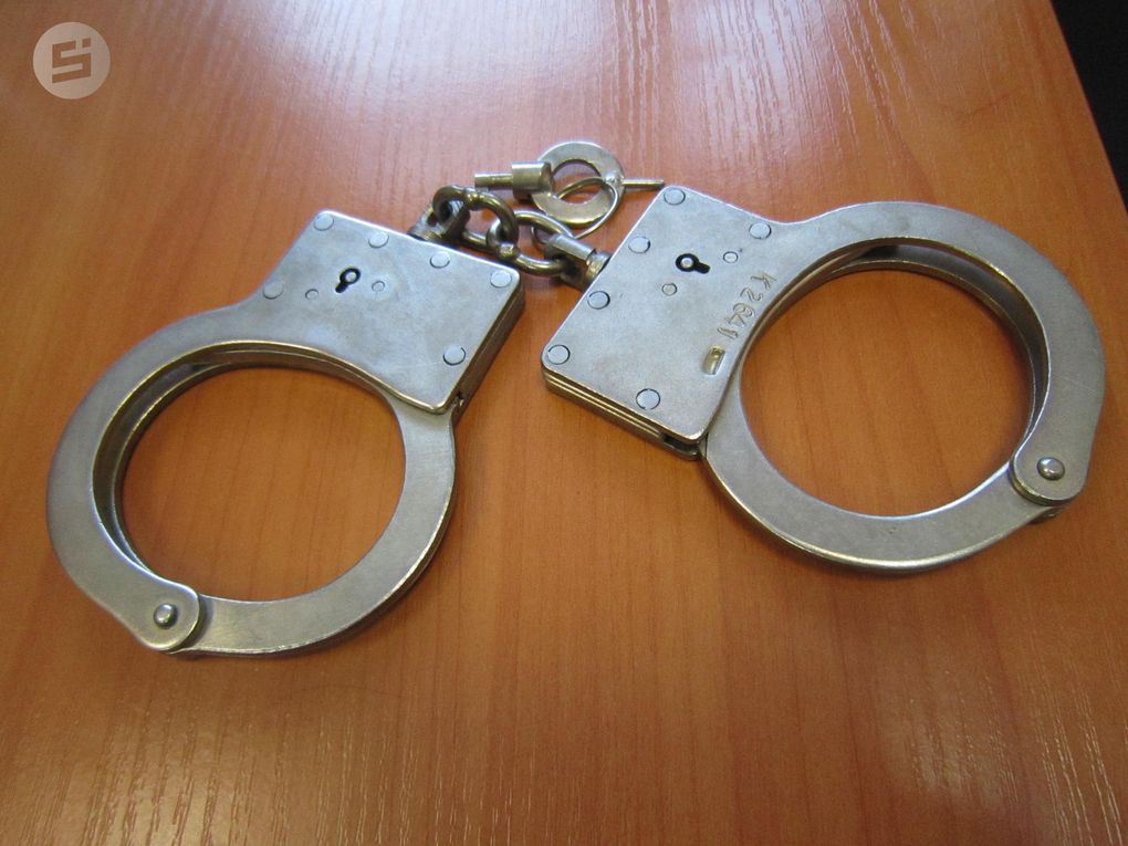 В Ижевске мужчина пытался пройти в здание суда с наркотиком