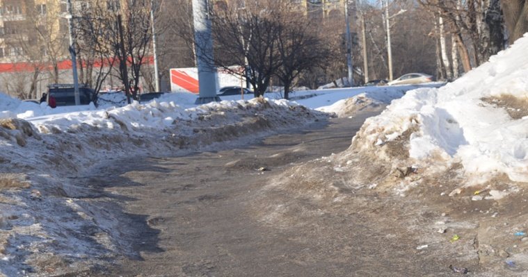 Службу благоустройства Ижевска оштрафовали на 100 000 рублей за плохую очистку дорог от снега