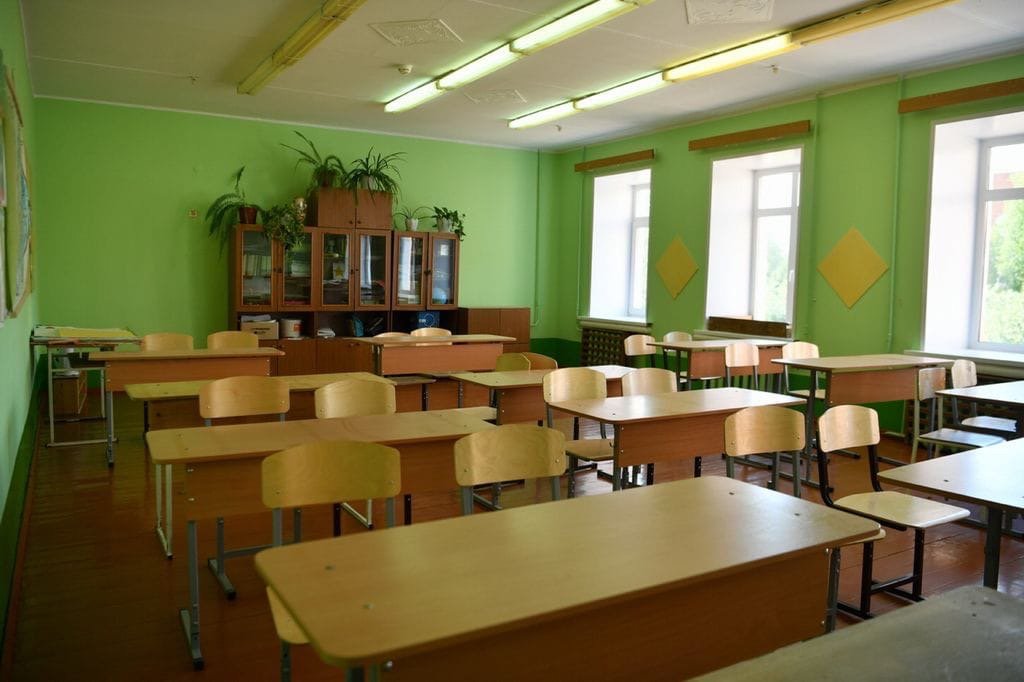 

Минобрнауки Удмуртии: в школах и учреждениях СПО ужесточен контроль за пропускным режимом

