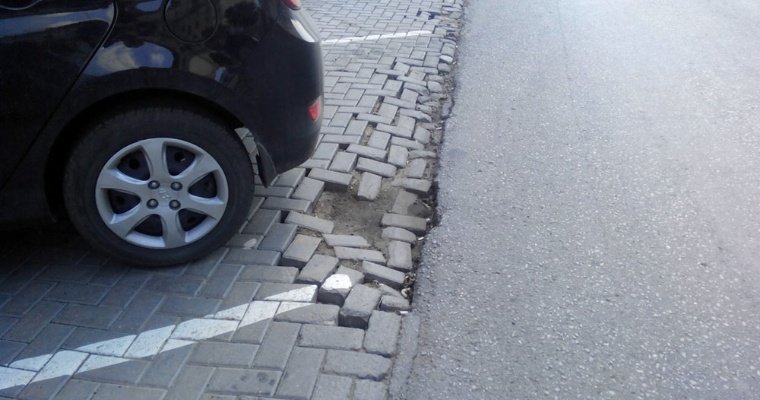 Неудачно перезимовавший тротуар на улице Коммунаров в Ижевске отремонтируют по гарантии