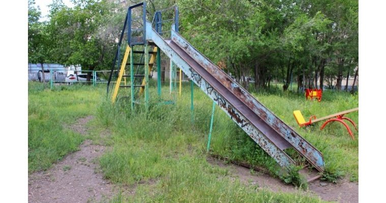 Общественники проверили опасные детские площадки в Ижевске и Воткинске