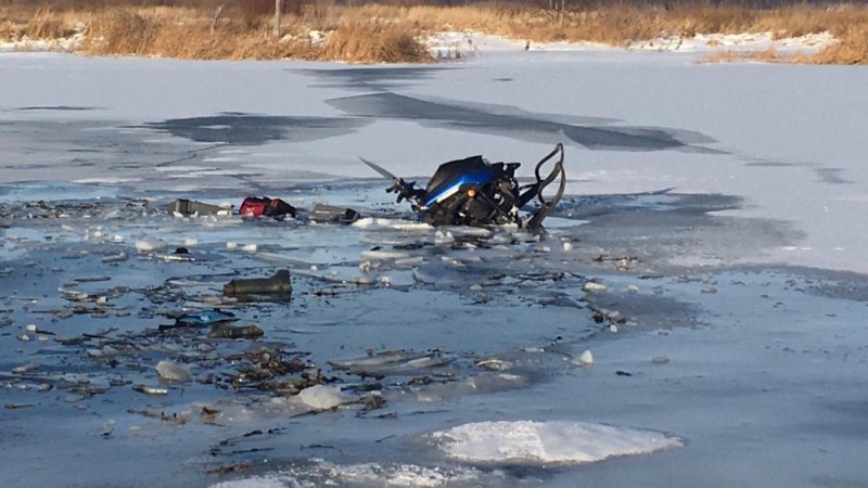 Два жителя Удмуртии на снегоходе провалились под лёд в Татарстане