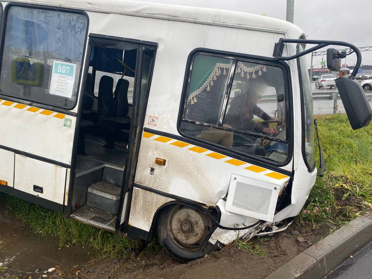 В Удмуртии возбудили уголовное дело по факту получения пассажирами автобуса травм в ДТП
