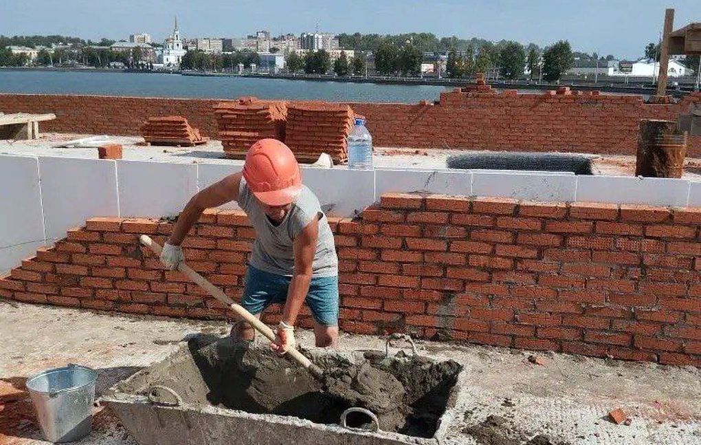 К концу года здание спасательной станции на Воткинском пруду планируют завести под крышу