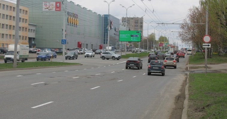 В Ижевске начали ремонтировать улицу 10 лет Октября
