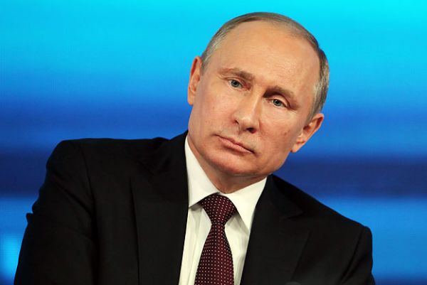 Владимиру Путину предъявили иск из-за сокрытия потерь военных на Донбассе