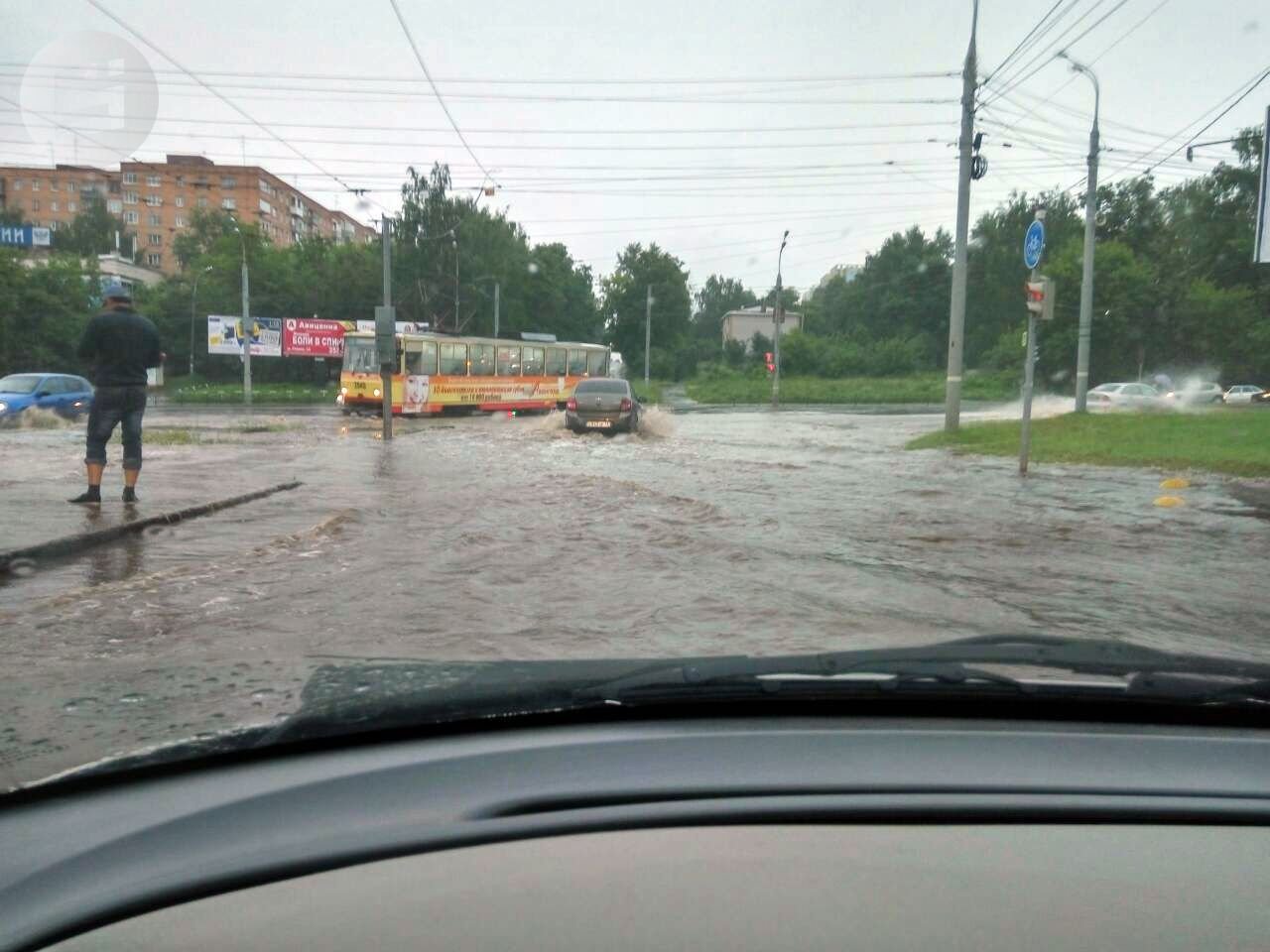 Когда закончится дождь в ижевске. Ижевск дождь. Три дня дождя Ижевск. Новости Удмуртии затопление. Дождь в Ижевске сегодня фото.