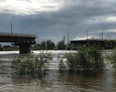 Видео с обрушением моста в Чите появилось в сети