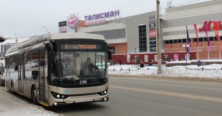 В Ижевске начал курсировать троллейбус с автономным ходом