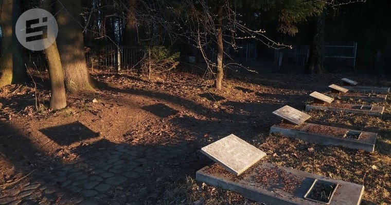 Кладбища Ижевска начнут обрабатывать от клещей и грызунов в конце апреля 
