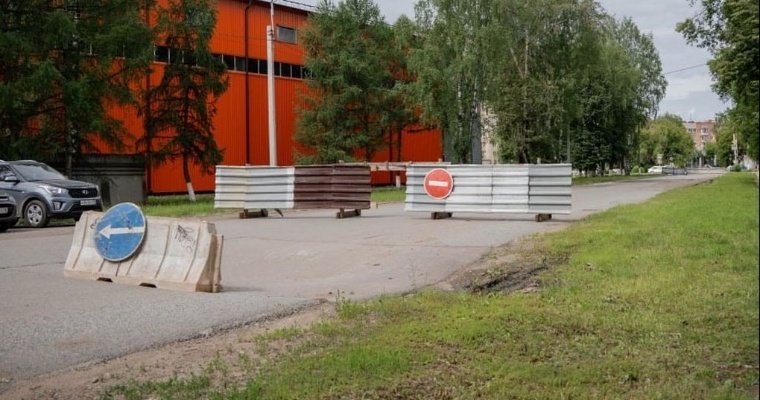 На улице Сибирской в Глазове продолжат ремонт размытой ливневки