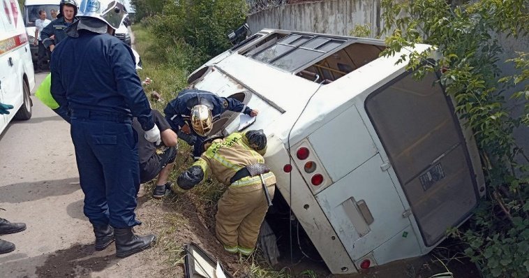 11 человек пострадали в перевернувшемся автобусе в Нижегородской области