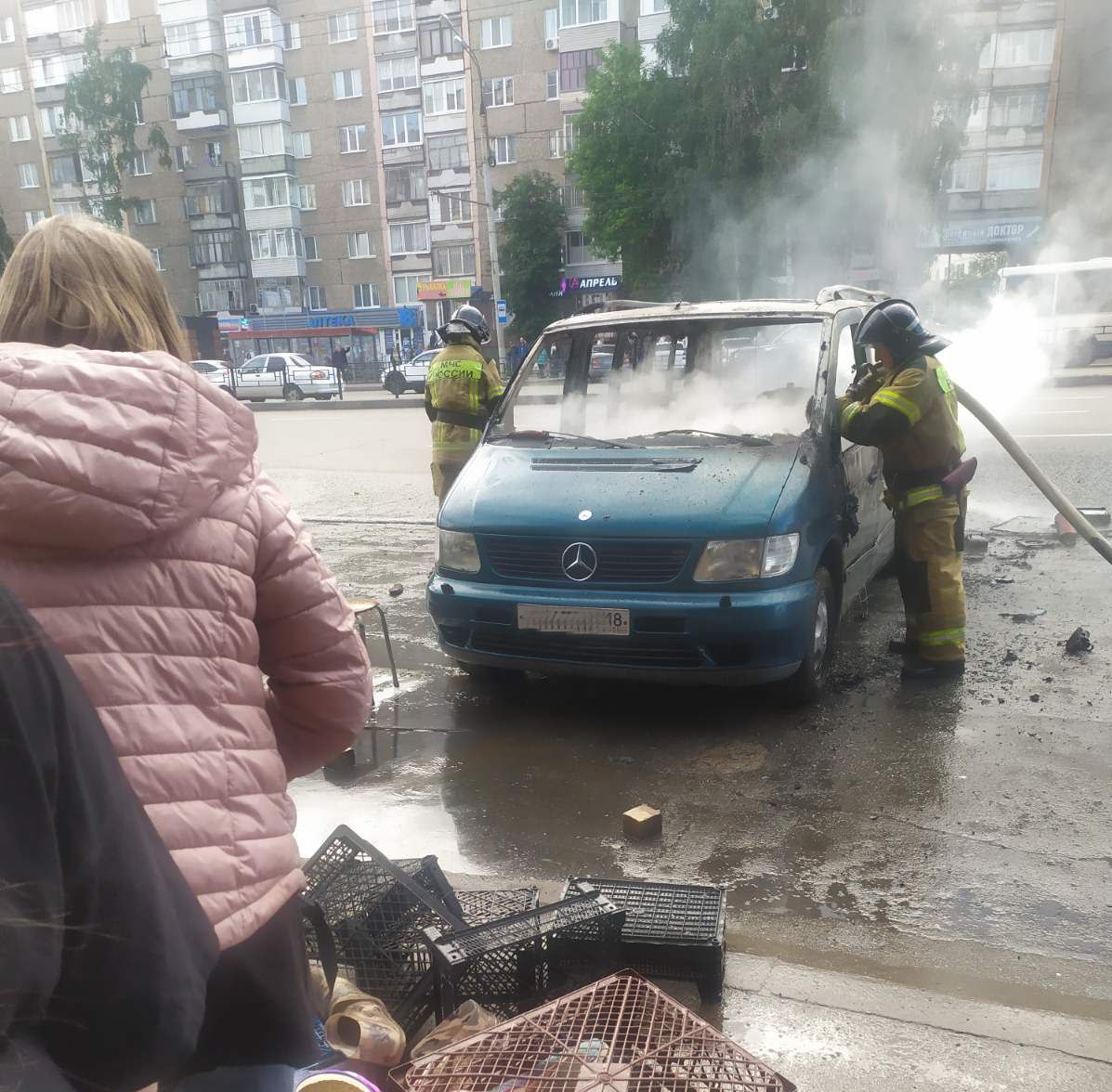 На улице Молодёжной в Ижевске сгорел микроавтобус // ИА Сусанин -  проверенные новости Ижевска и Удмуртии, факты и описания событий.