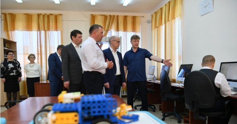 Якшур-Бодьинская школа-интернат получит новое оборудование для мастерских