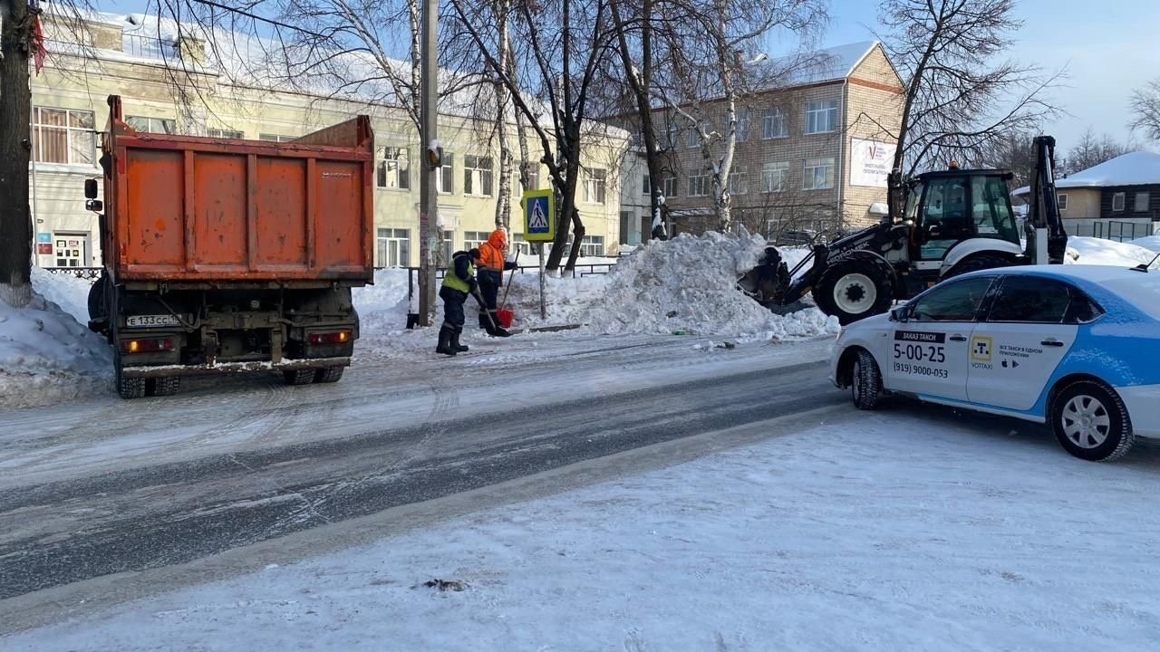 Текущей зимой с улиц Воткинска вывезли 65 тысяч кубометров снега 