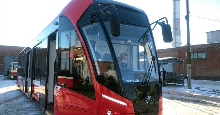 Журналисты и общественники проверили поступившие в Ижевск новые трамваи