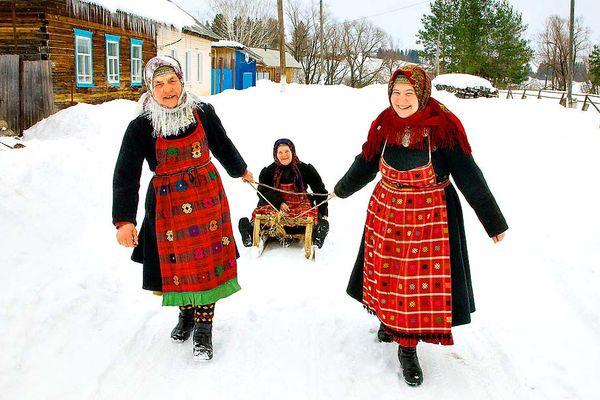 Бурановские бабушки встретят Новый год со своими семьями