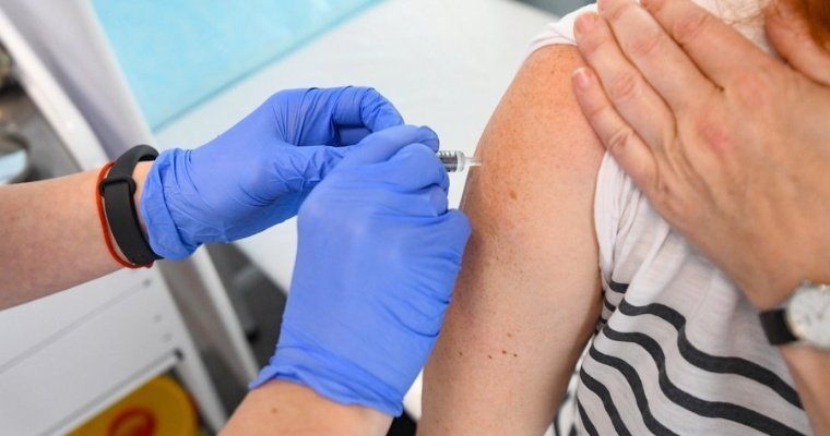 В Минздраве уточнили сроки начала вакцинации от коронавируса в России 
