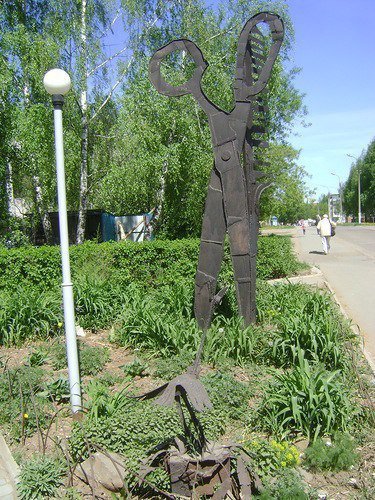 

Глазовский «Терминатор» и ижевские «Ножницы» участвуют в конкурсе самых необычных скульптур России

