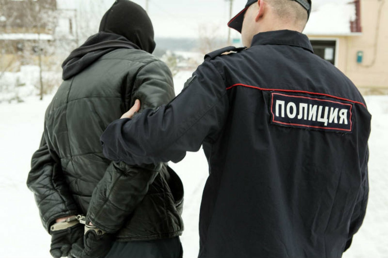 В Вавоже арестовали местного жителя, который из мести избил полицейского