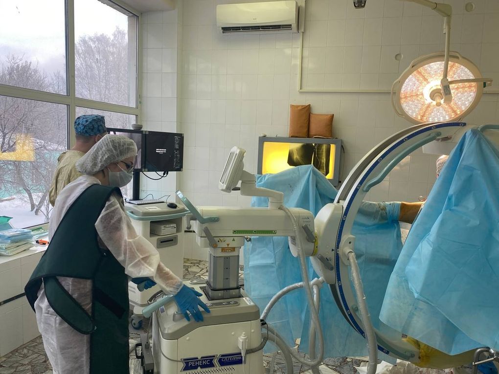 Современная медтехника поступила в Глазовскую межрайонную больницу накануне её 75-летия