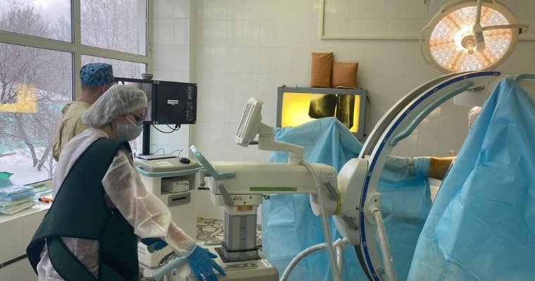Современная медтехника поступила в Глазовскую межрайонную больницу накануне её 75-летия