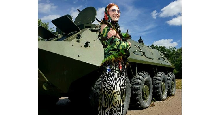 Стилист из Удмуртии Олег Ажгихин представил новую коллекцию одежды к юбилею Победы 