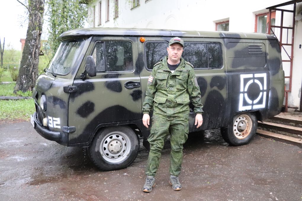 Автомобиль УАЗ отправили сарапульские волонтеры бойцам СВО