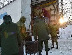 Гуманитарная помощь мобилизованным из Удмуртии и масочный режим в Петербурге: новости к этому часу