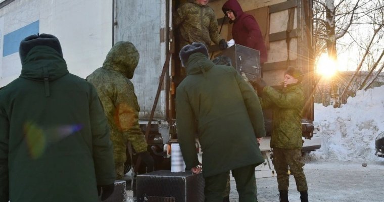 Гуманитарная помощь мобилизованным из Удмуртии и масочный режим в Петербурге: новости к этому часу