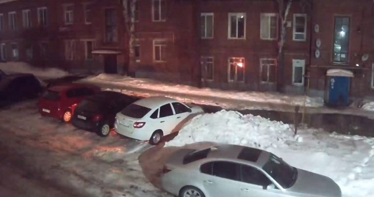 В Ижевске задержали подозреваемого в поджоге автомобиля «Пежо»