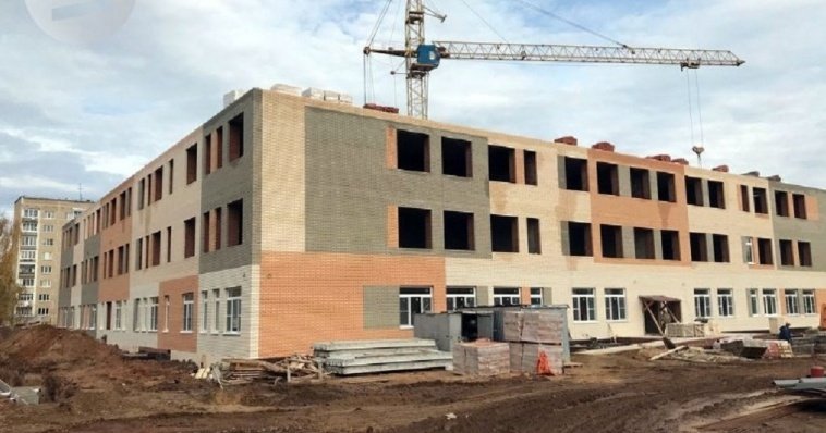 Власти Удмуртии потребовали втрое увеличить число рабочих на строительстве школы №61 в Ижевске