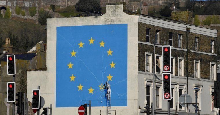 В Британии уничтожили граффити Бэнкси, посвященное Brexit