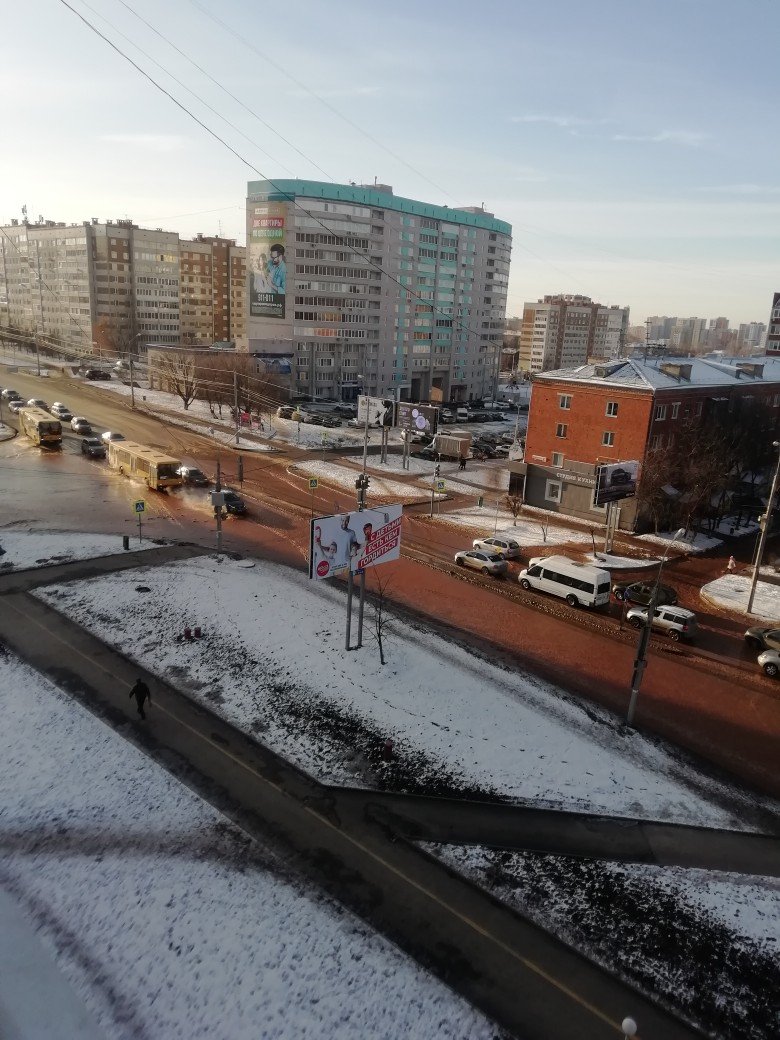 Поток воды затопил часть улиц 10 лет Октября и Пушкинская в Ижевске