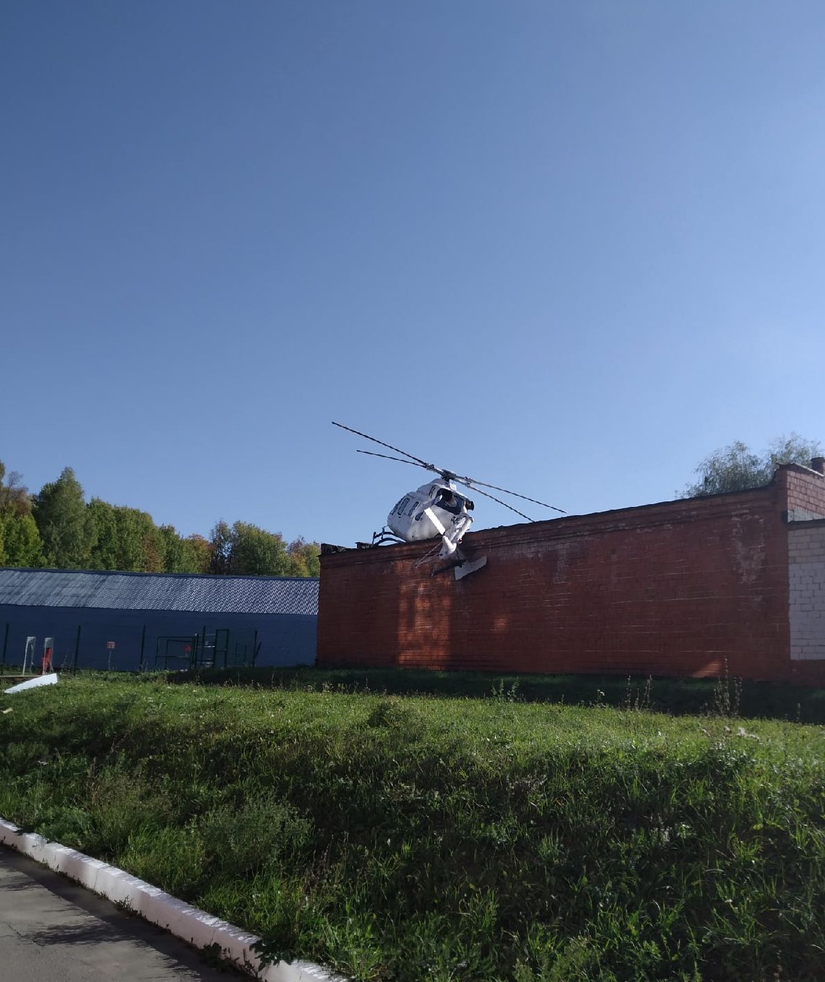 Совершивший жесткую посадку в Ижевске вертолет санавиации перевозил пациента с острым коронарным синдромом