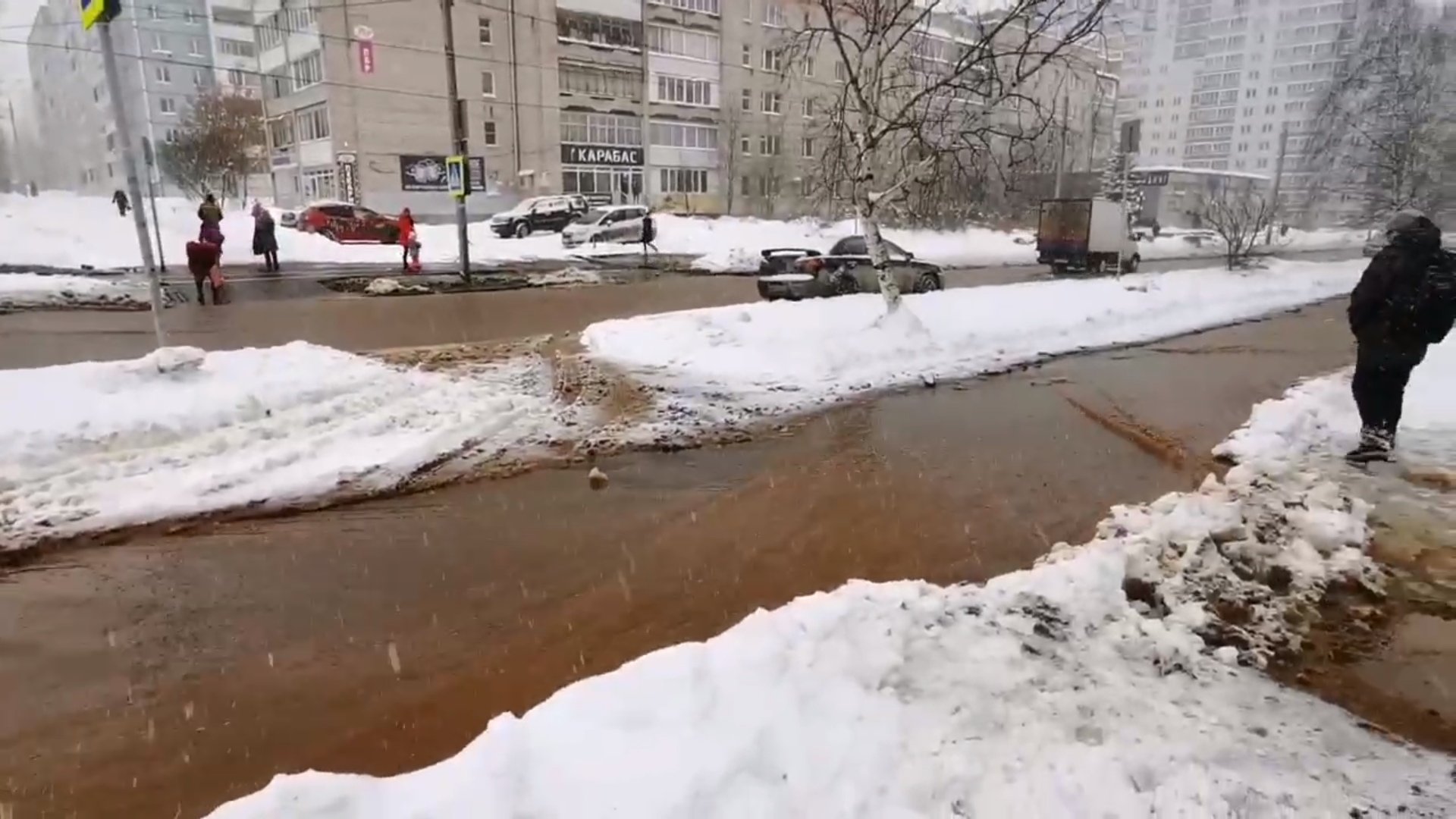 Прорыв трубы в Ижевске