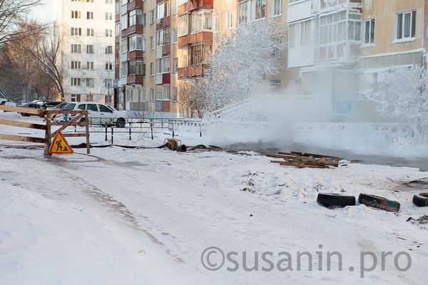 Горячая вода залила подвал жилого дома на улице 10 лет Октября в Ижевске