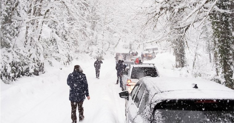 Жителей Удмуртии предупреждают о сильном снегопаде предстоящей ночью 