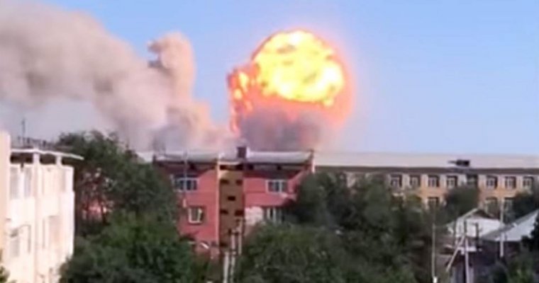 В Казахстане полностью эвакуируют город из-за взрывов на складе боеприпасов
