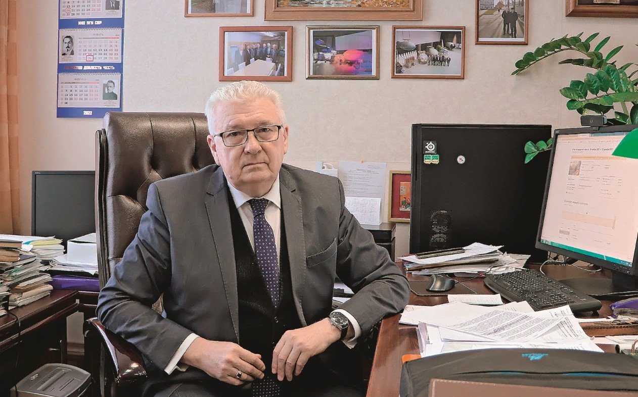 Директор УдмФИЦ УрО РАН Михаил Альес награждён медалью ордена «За заслуги перед Отечеством» 