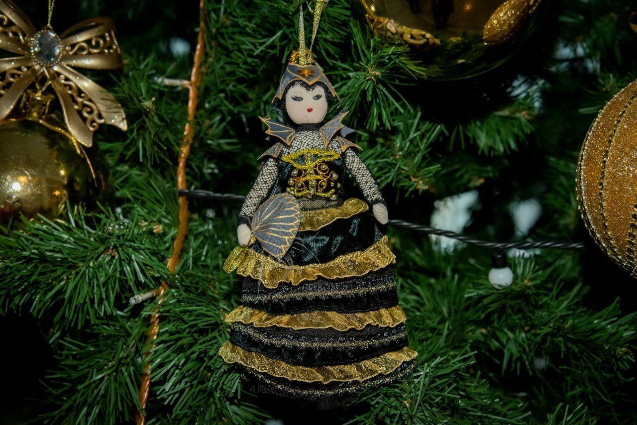 Ижевчане могут украсить ёлку Театра оперы и балета Удмуртии