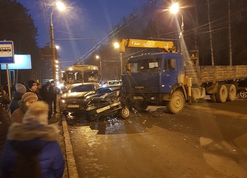 Ижевск свежие новости сейчас. Авария на ул. реактивная. ДТП на ракетной в Ижевске вчера.