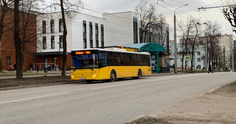 Перевозчика в Ижевске оштрафовали из-за отставания автобусов от графика движения 